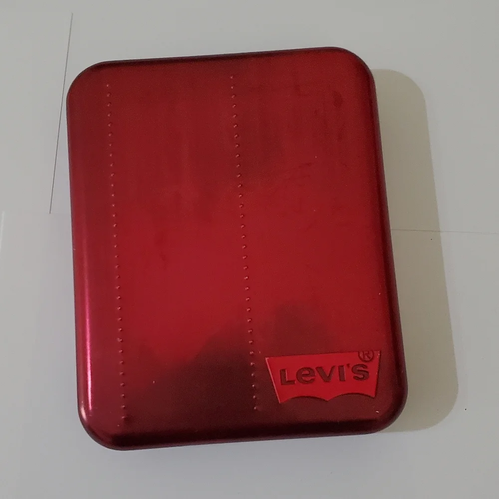 🤩Brand New in box Levi's black leather wallet